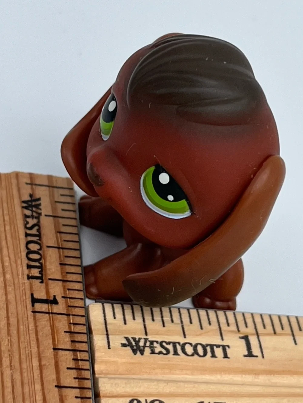 Littlest Pet Shop Beagle Dog#77 Hasbro 2004 with Green eyes